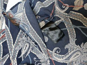 H&amp;M Vintage Paisley Print Blouse