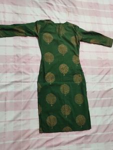 Meeranshi Women&#39;s Rayon Printed Kurta with Palazzo