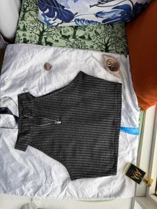 Crop Top Front Zipped