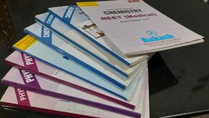 12th Aakash Modules NEET