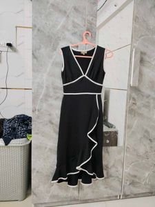 Chic Black Midi Dress