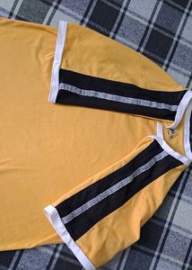 Viveza Cute Yellow Women T-shirt