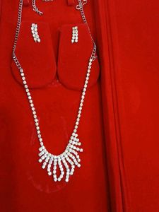 Sparkling Necklace Set
