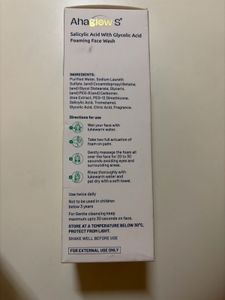 Ahaglow S Foaming Face Wash