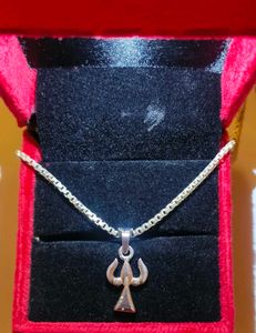 pure silver trishul pendant