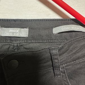 Max UAE Skinny Medium Rise Black Jeans