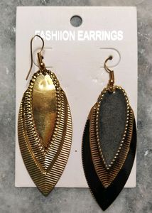 Chunky black earrings!