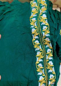 Emerald Green Embroidered Kurti Set