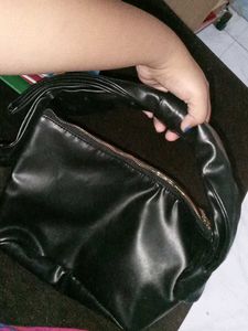 A perfect handbag for Western wear