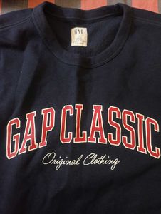 GAP Classic Crewneck Sweatshirt