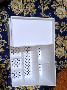 cosmetic storage