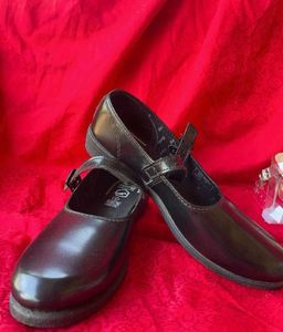 Bata school shoe