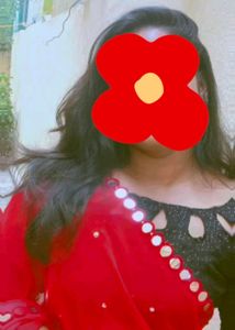Red ♥️ Saree With Black Party Wear Blouse..