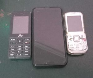 3 Mobiles