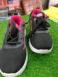 Black &amp; Pink Sports Shoes