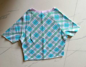 Knitted cropped top