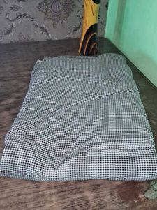 Grey &amp; White Checkered Bedsheet🐈🦮