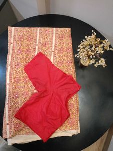 🌺Elegant Red &amp; Beige Printed Saree🌺