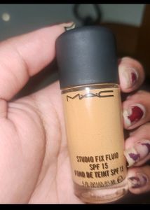 M•A•C Studio Fix Fluid