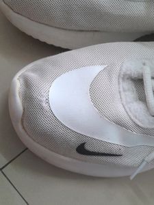 Nike Men&#39;s Sneaker