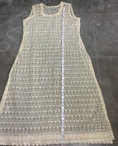 Women&#39;s Net Cream Color Sleeveless Top
