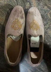 House of Pataudi Embroidered Loafers