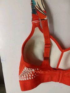 Triumph Triaction Hybrid Lite Padded Wireless High