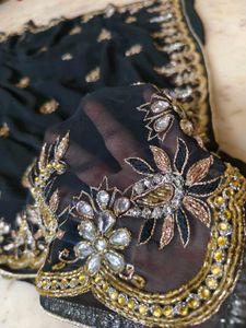 black 🖤 beautiful 😍 sareee best quality .
