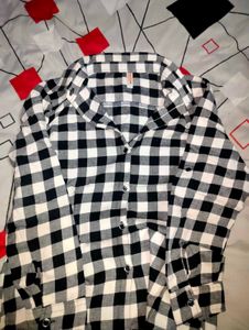 Chic Black &amp; White Checked Flannel Shirt