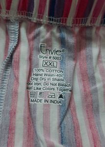 Striped Women&#39;s shorts