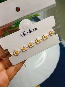 Daisy Chain Bracelet