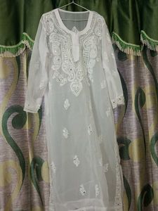 New White Embroidered Chikankari Kurta