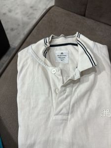 “Men’s White Tshirt With Colar