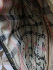 Silver Flower&#39;s Clutch