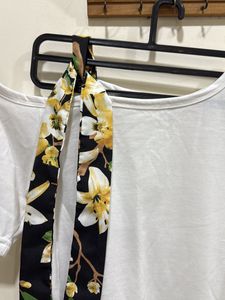 Crop one shoulder bow top 🎀