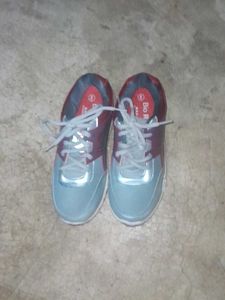 Kid&#39;s Sneakers