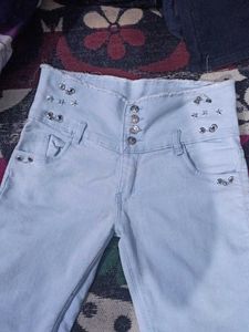 Light Wash High-Waisted Jeans