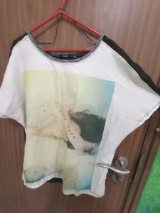 Holiday T-shirt With Netted Lining