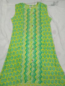 Sleeveless Women's Kurti