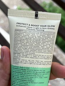 Pilgrim 2% Niacinamide Glow Sunscreen SPF 50 +++ f