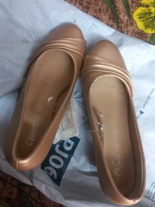 Elegant Gold Ballet Flats