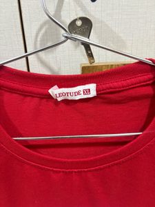 Red LEOTUDE T-Shirt