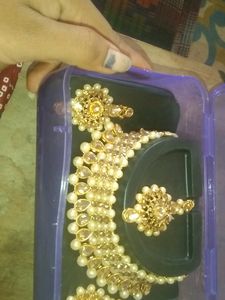 Necklace With Earrings And Maang Tikka