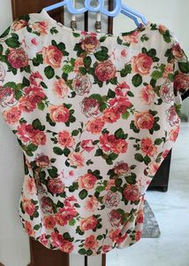 MINERAL brand Top In Excellent Condition