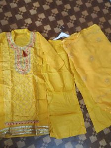 Beautiful Kurti With Plazo Dupatta 🟨