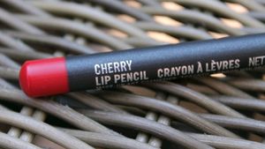 MAC Combo Lip Liner