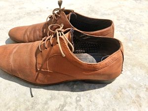 Red tape formal brown textured shoes