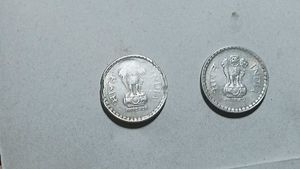 Copper-nickel Two 5 Rs Error Coins