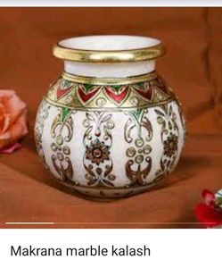 Makrana Marble Kalash
