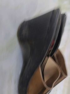 Golden Striped Footwear